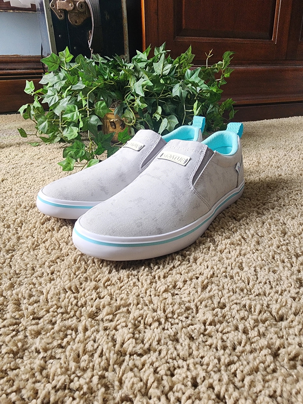 Xtratuf Slip-On Men’s Casual Sneakers in Light Gray with Aqua Lining